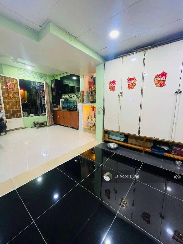 Bán nhà ngay khu VIP Tên Lửa - Bình Trị Đông - Bình Tân. DT 4,3 x 17,5 - ở hoặc đ.tư giữ tiền ok