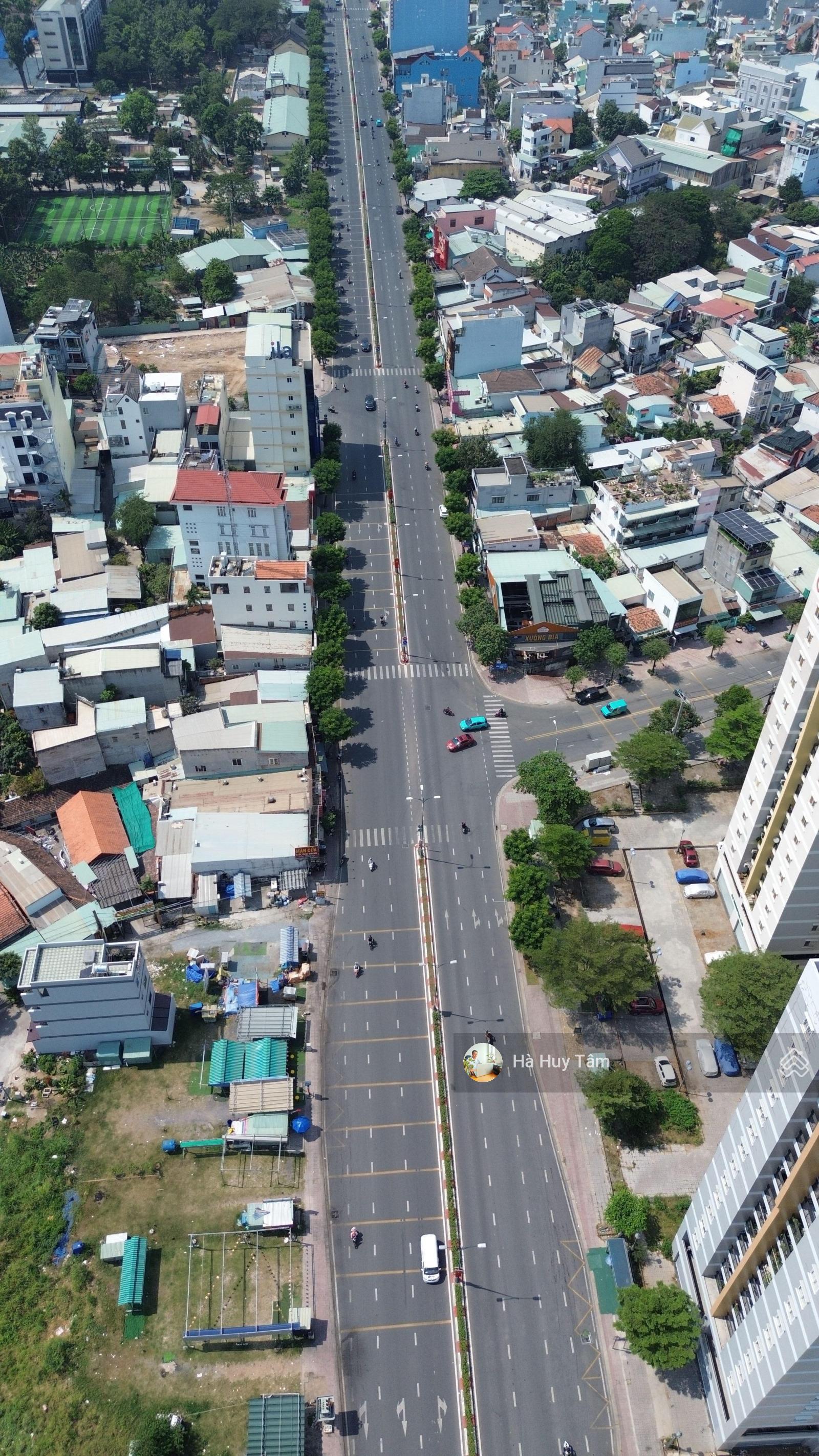 Bán đất mặt tiền đường Lê Văn Việt Quận 9. Ngang 10m vị trí cực đẹp