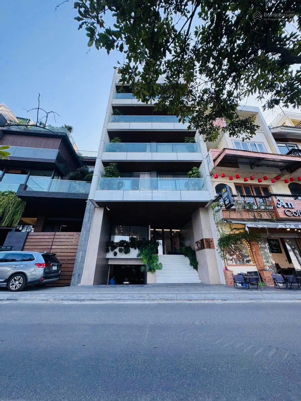 Building 8 nổi 1 hầm - view Vinhomes. 120m2 mặt tiền 10m cực hiếm. Giá tốt nhất trong phân khúc