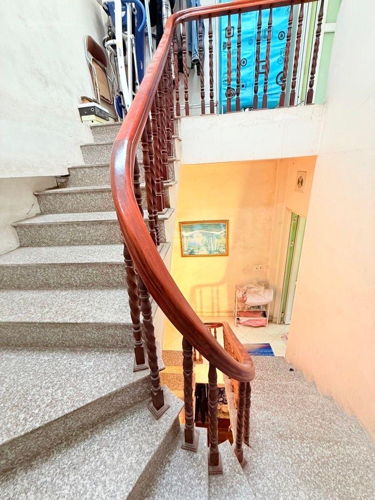 Đất Lâm Hạ.Giá hợp lý.97m2 mặt tiền 6m. Nhà 3 tầng cũ xác định bán đất