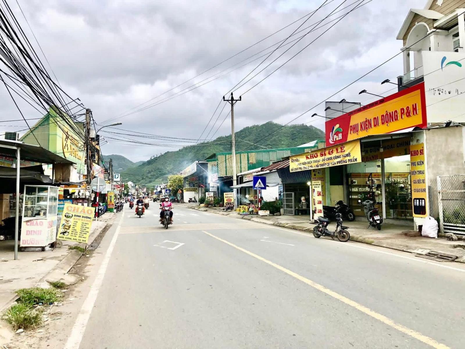 Giảm mạnh 100triêụ - còn 2tỷ950. Mặt đường Hương Lộ 39. LH: 0333 039 ***