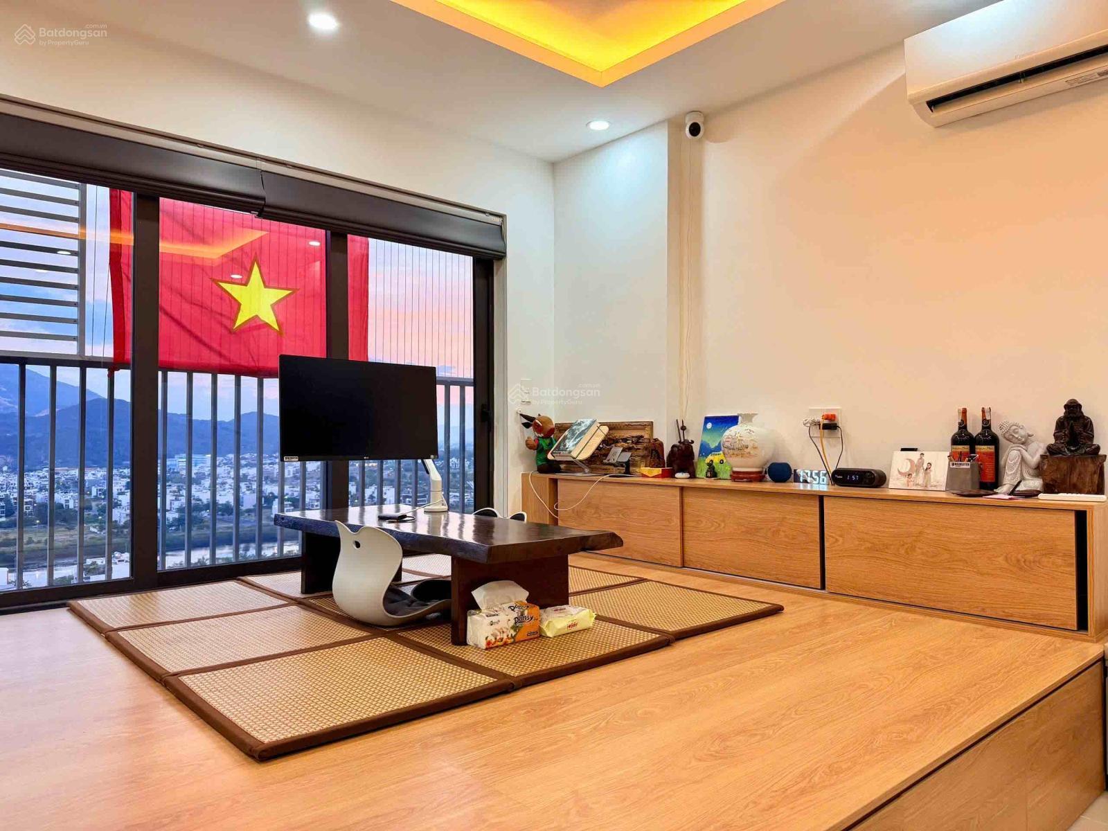 Hàng hiếm, căn hộ 47 m2, 1 PN, lầu cao view nhìn về Sun, nội thất đẹp giá chỉ 2,75 tỷ