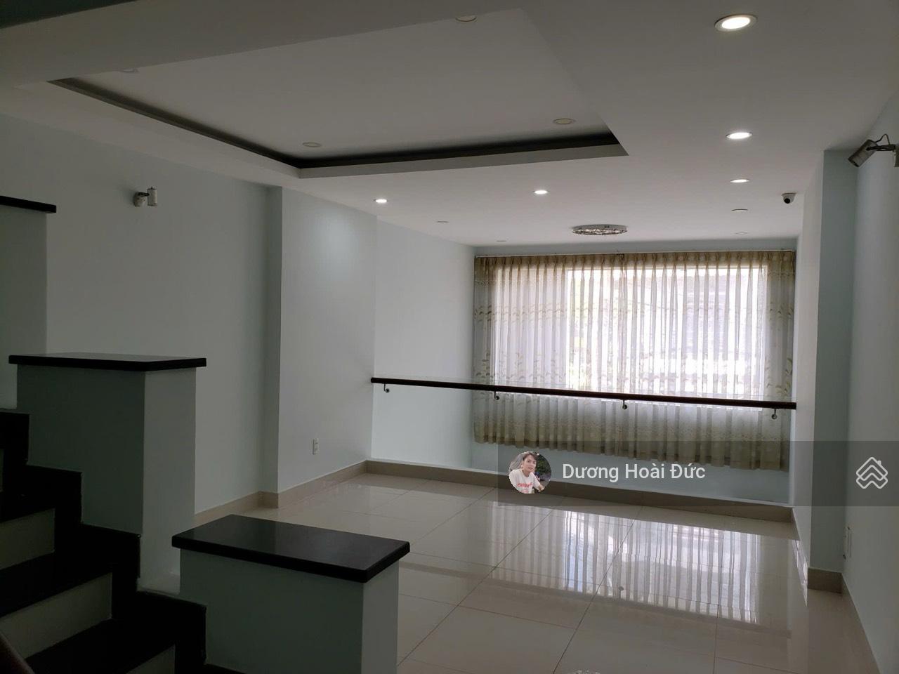- Nhà 2 Lầu Mặt đường số 1 - Cạnh Chợ Tân Mỹ Quận 7 DT:4x20m