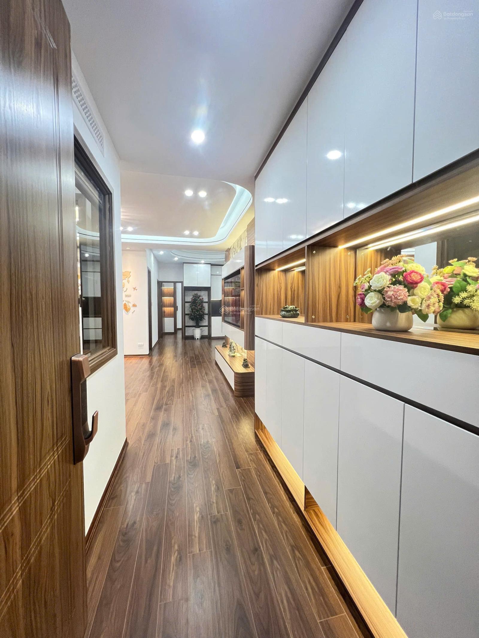 Bán căn hộ chung cư đường Dương Đình Nghệ, Cầu Giấy diện tích 100m2