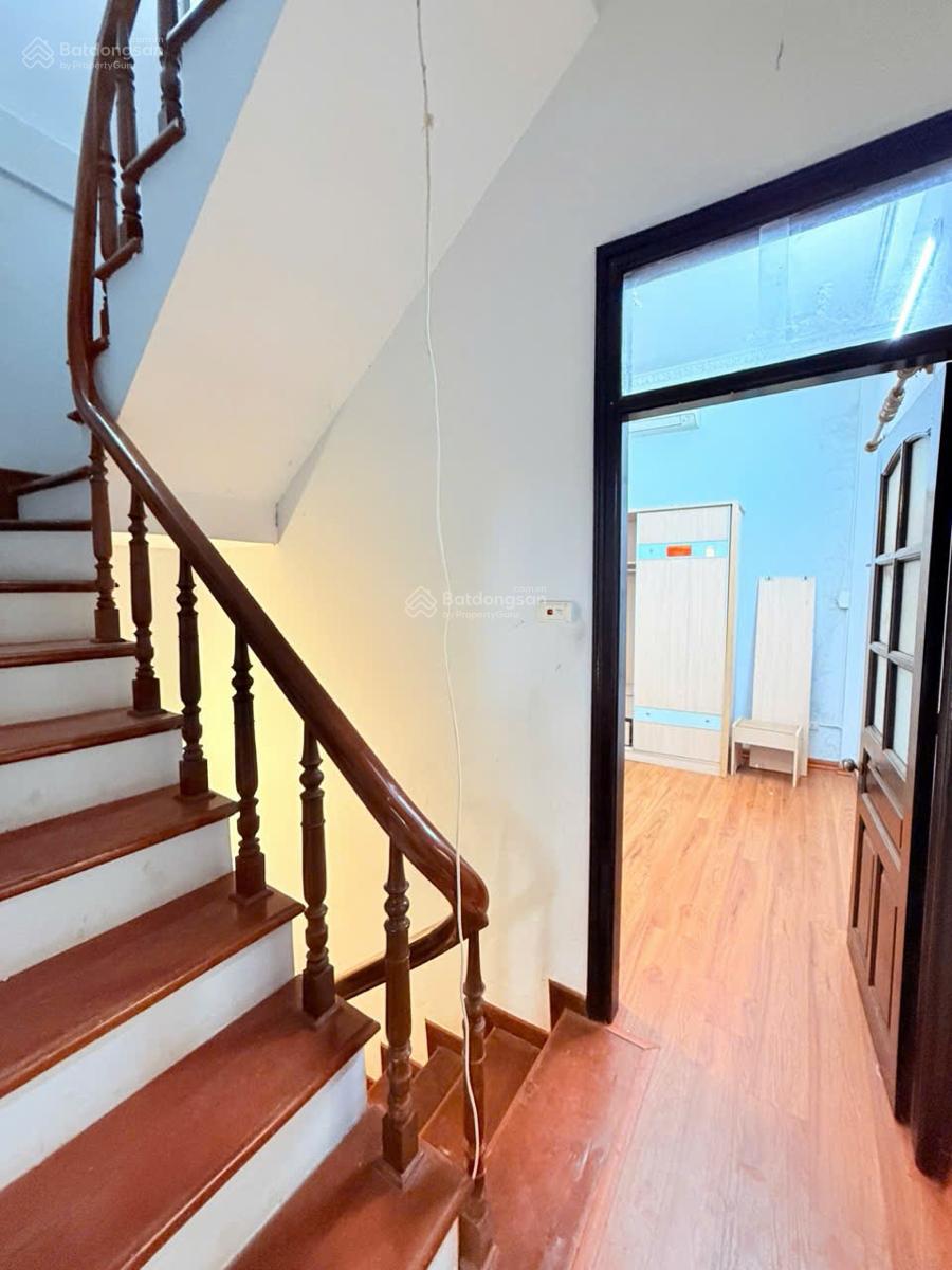 Bán nhà phố Ngọc Khánh, ngõ thông bagac, căn góc 3 thoáng, dân xây KCBT chắc chắn, tặng NT ở ngay