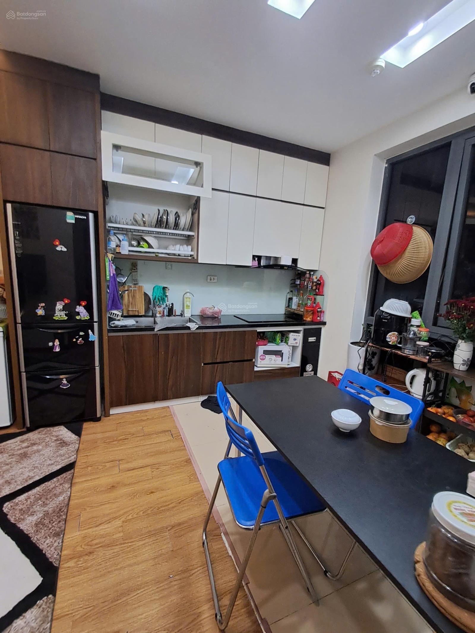 Chính chủ cần bán gấp căn góc 2 phòng ngủ 2WC, DT 60m2 toà CT36 Định Công siêu đẹp