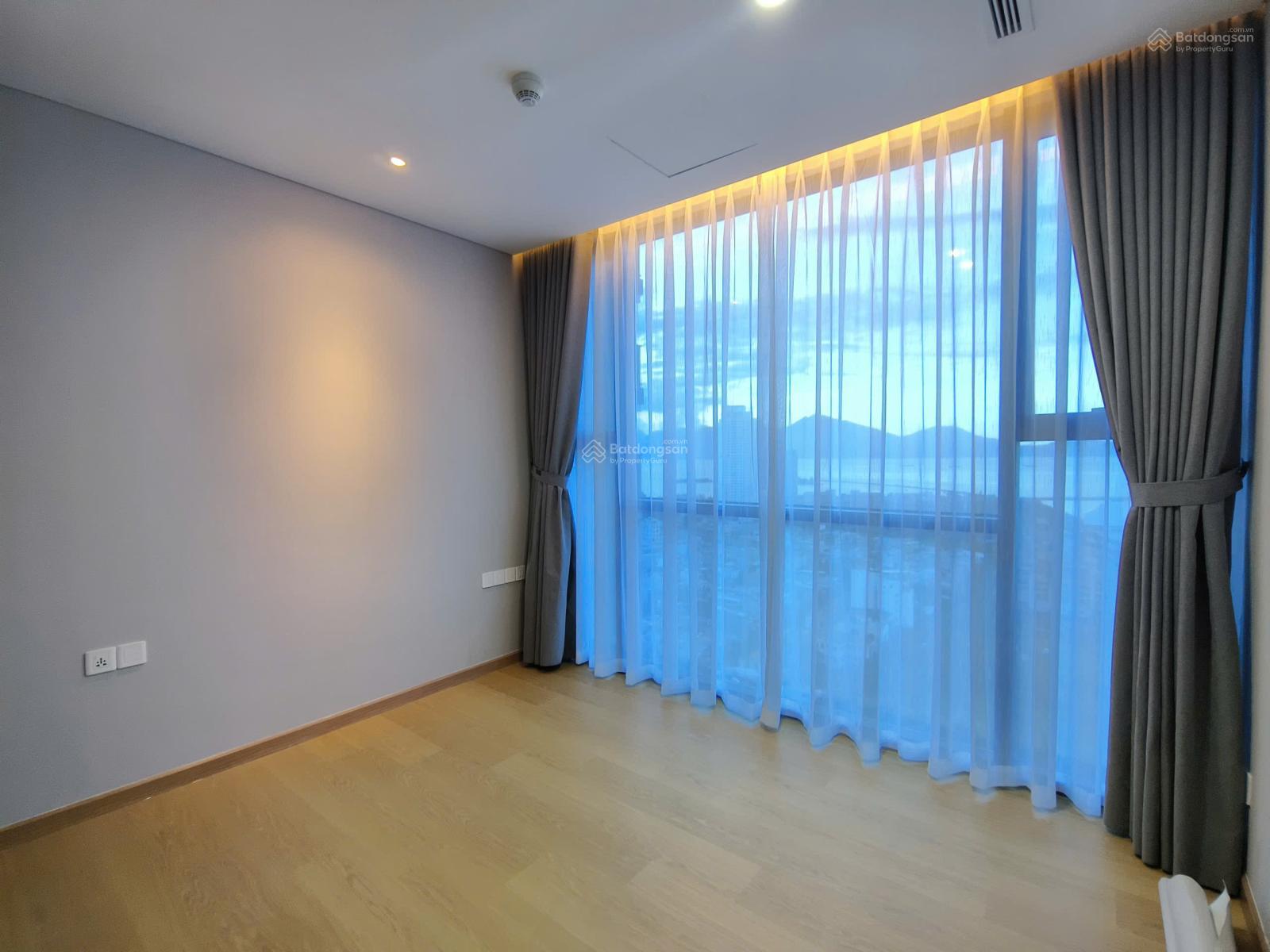 Ưu đãi cuối năm, 2PN hoa hậu trực diện sông Hàn, hỗ trợ vay lên đến 70% chỉ 5,761 tỷ đồng. Gọi ngay Ưu đãi cuối năm, 2PN hoa hậu trực diện sông Hàn, hỗ trợ vay lên đến 70% chỉ 5,761 tỷ đồng. Gọi ngay