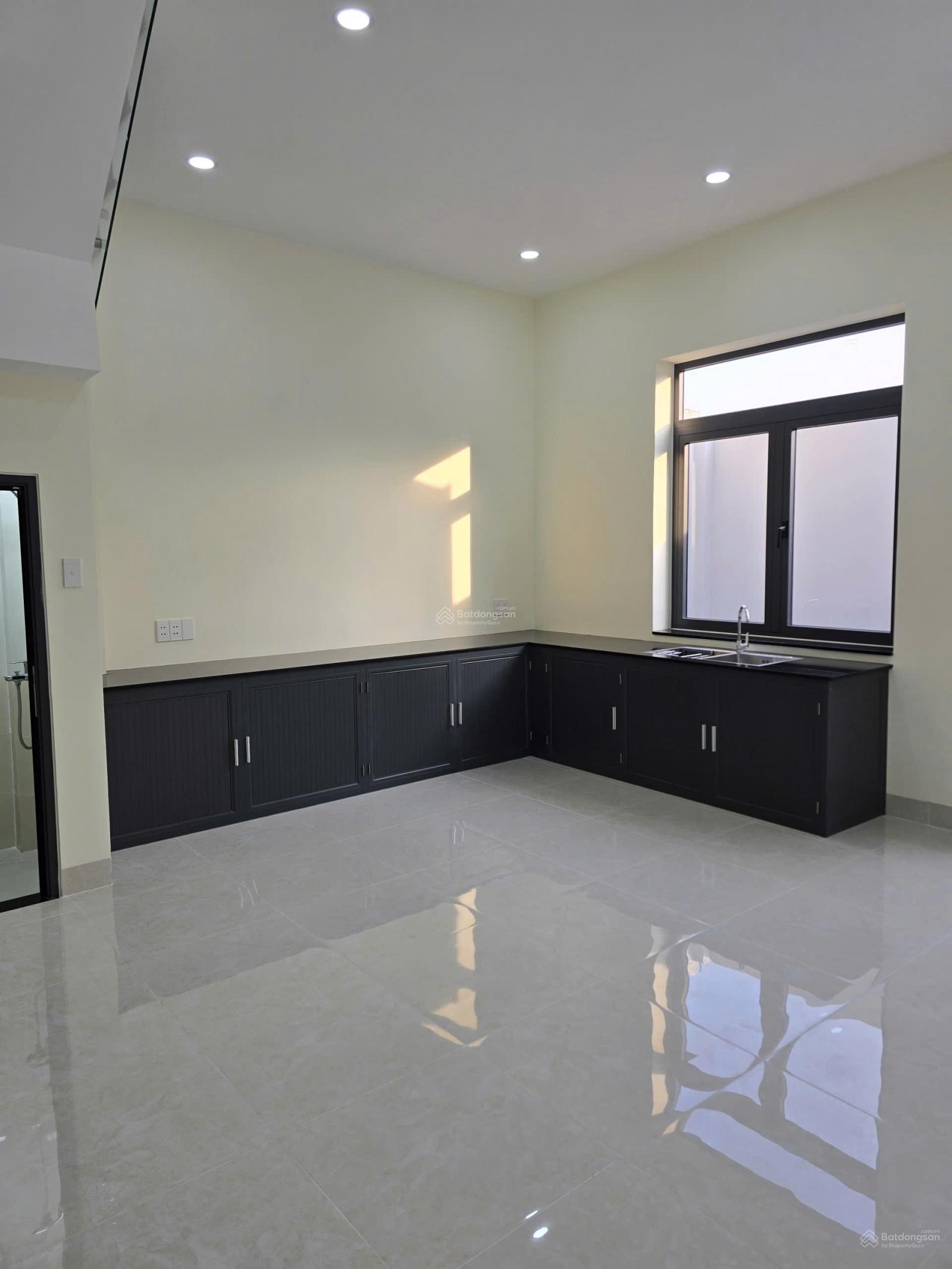 CHO THUÊ NHANH NHÀ PHỐ, 6x20m, 4 TẦNG, KDC MINH SƠN, MẶT TIỀN ĐƯỜNG LIÊN PHƯỜNG, QUẬN 9