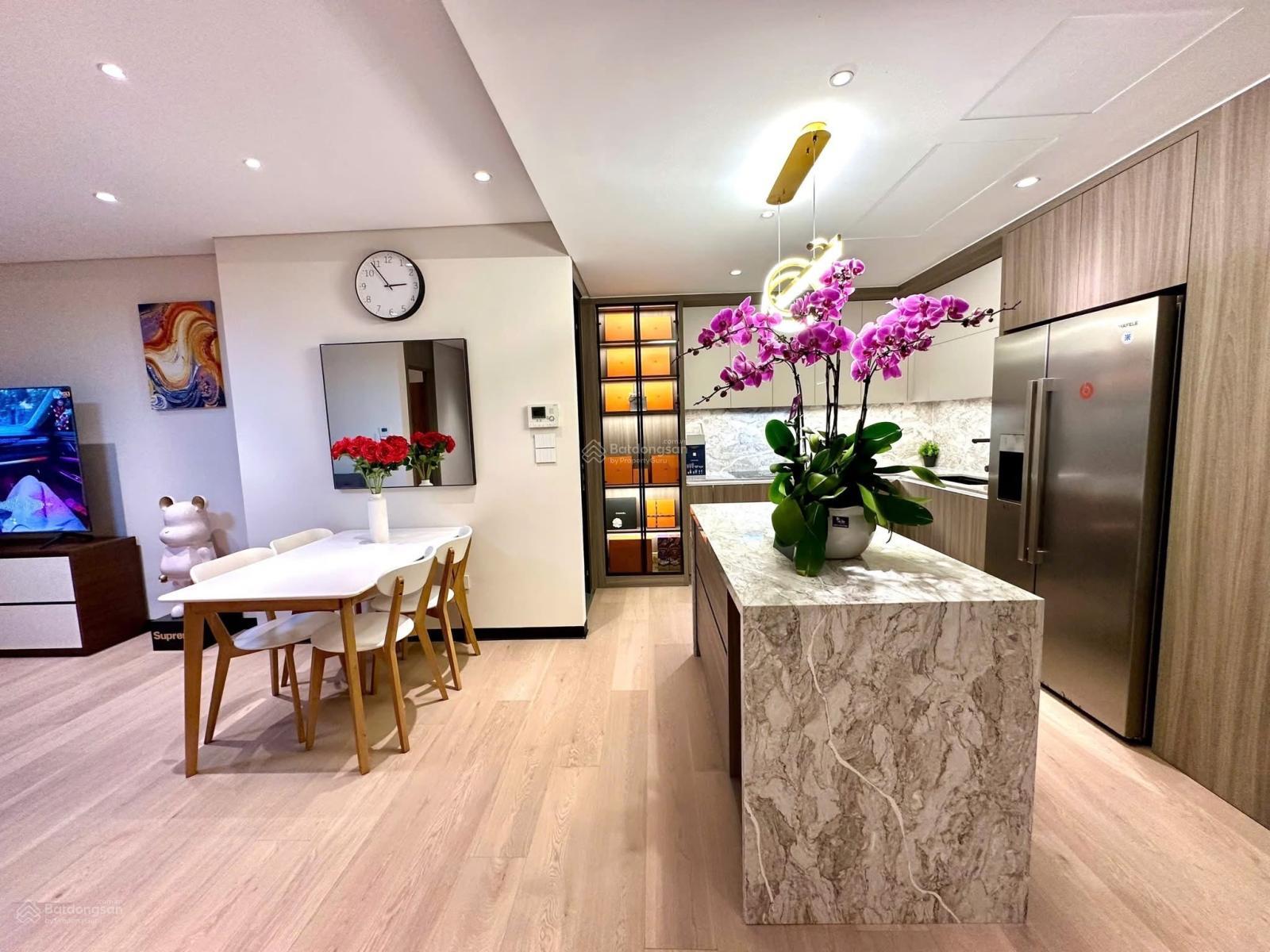 Bán gấp căn 3PN tại VinGardenia, hướng Đông Nam, 100m2, 10.9 tỷ, full đồ, liên hệ: 0832 201 *** Bán gấp căn 3PN tại VinGardenia, hướng Đông Nam, 100m2, 10.9 tỷ, full đồ, liên hệ: 0832 201 ***