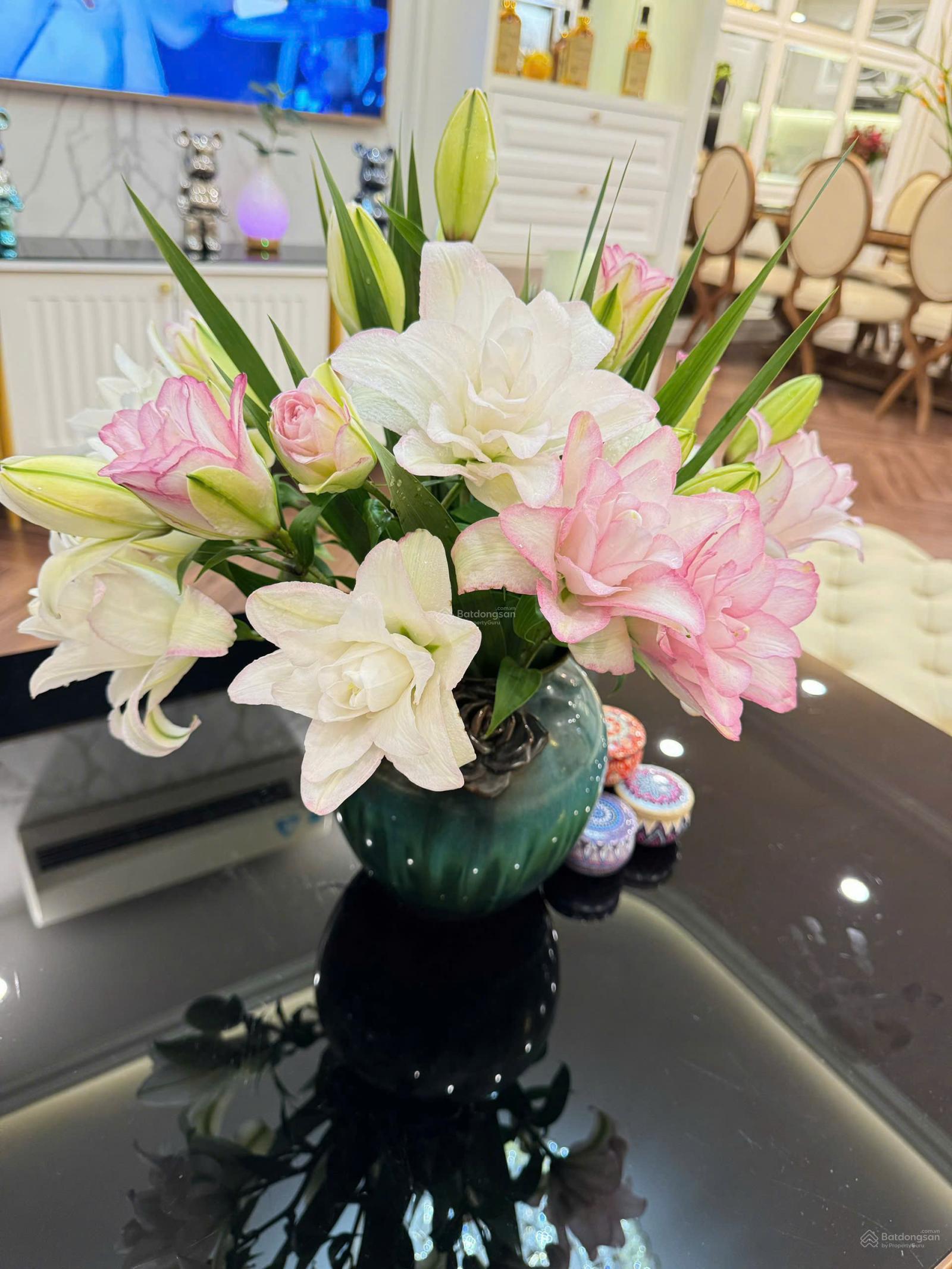 Bán căn 3 ngủ 95m2 giá 8,5tỷ, chung cư CT3 cực vip, ngõ 34 Hoàng Cầu, một bước ra hồ Hoàng Cầu