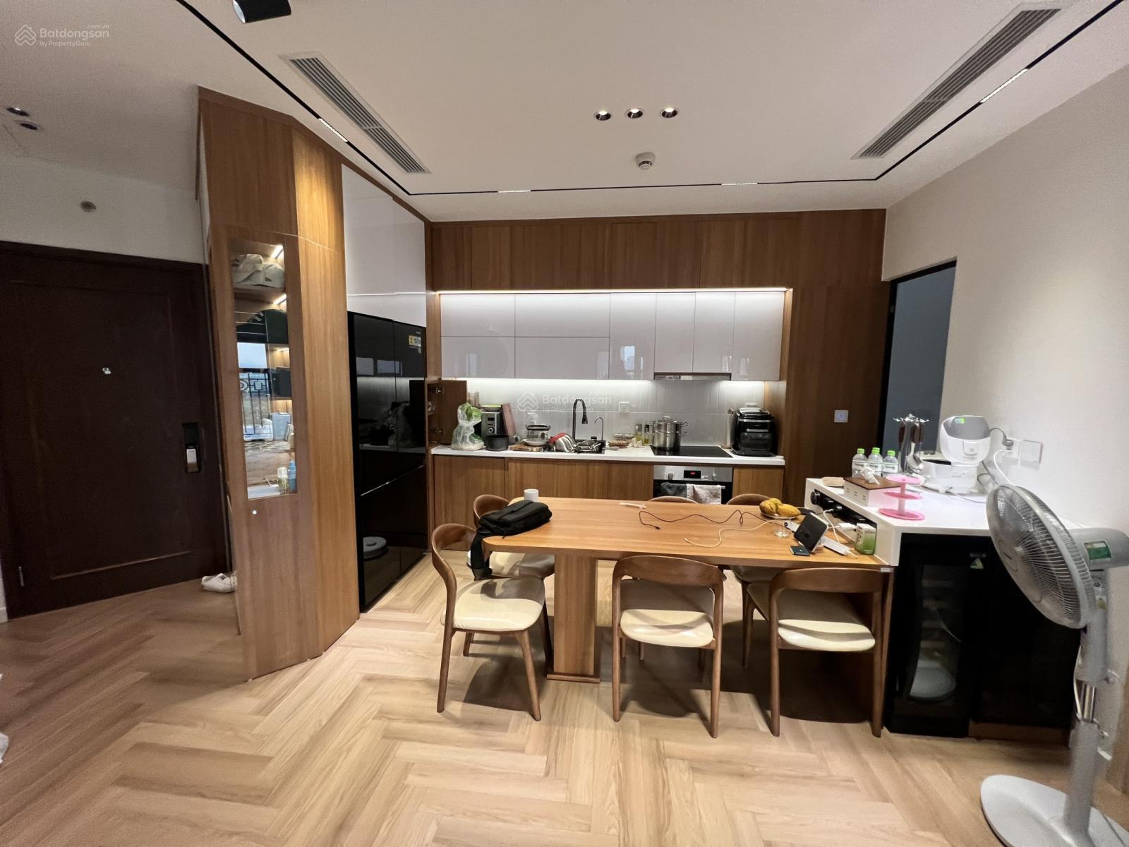 Bán nhanh căn 2 phòng ngủ, 60m2 giá 4.7 tỷ, full nội thất đẹp ở ngay, CT36 Định Công, 0982 281 ***