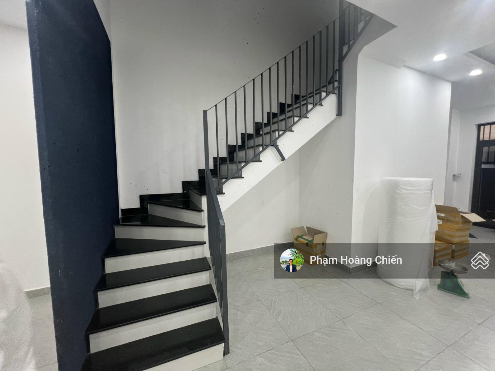 Bán gấp nhà phố Lakeview City DT 5x20m hoàn thiện giá 20.5tỷ HĐ mua bán NH cho vay LH 0907 110 ***