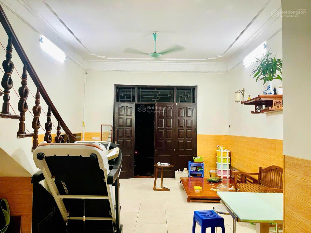 GIÁ RẺ CHỈ 180TR/M2; NHÀ ĐẸP 3 TẦNG Ở NGAY PHỐ CẦU GIẤY. DT 106M2; MT 5M NỞ HẬU - 30M RA ÔTÔ TRÁNH