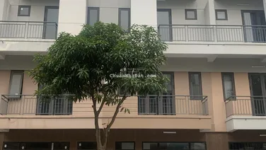 Chính chủ gửi bán nhà 75 m2 sau chân đế chung cư 15 tầng tại Vsip Từ Sơn giáp Ninh Hiệp, Sun PĐ.