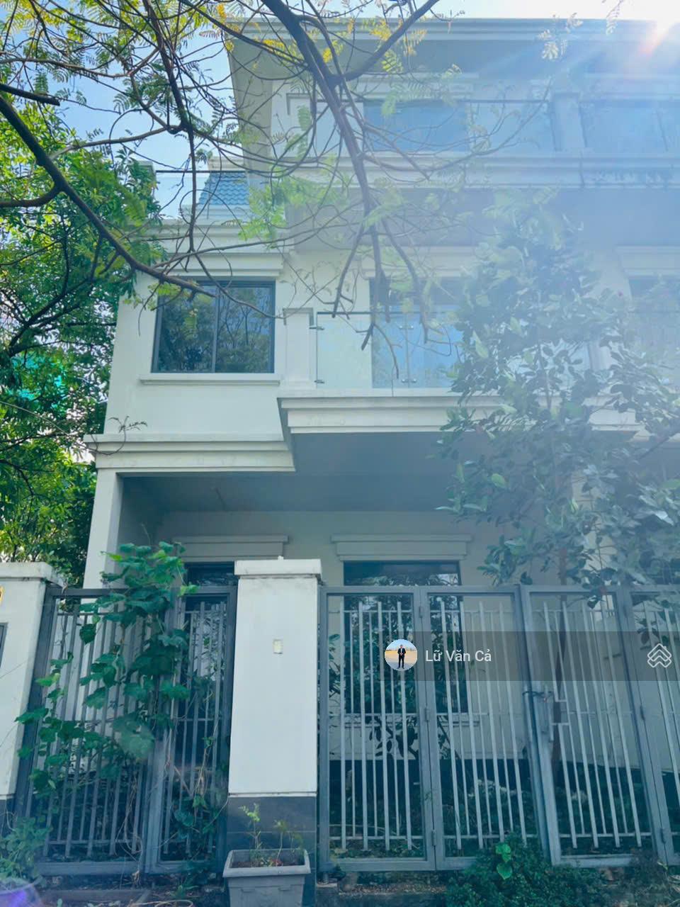 Chính chủ kẹt tiền bán nhà phố Lakeview City dt 6x16m 1 trệt 3 lầu hoàn thiện nội thất giá 17,5 tỷ