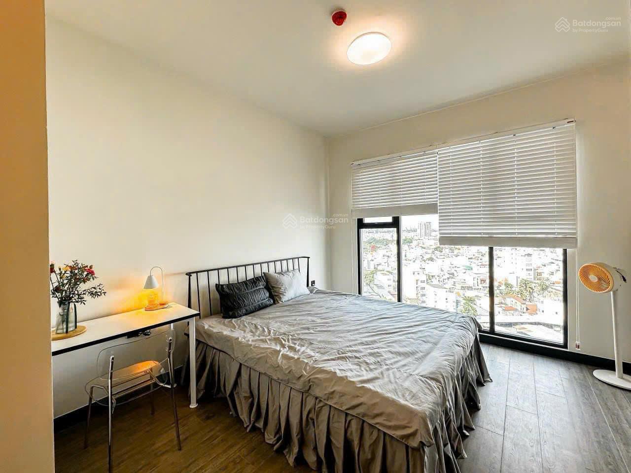 Bán chung cư De La Sol, 84m2, 2PN, 2WC, giá siêu hời ở Q4