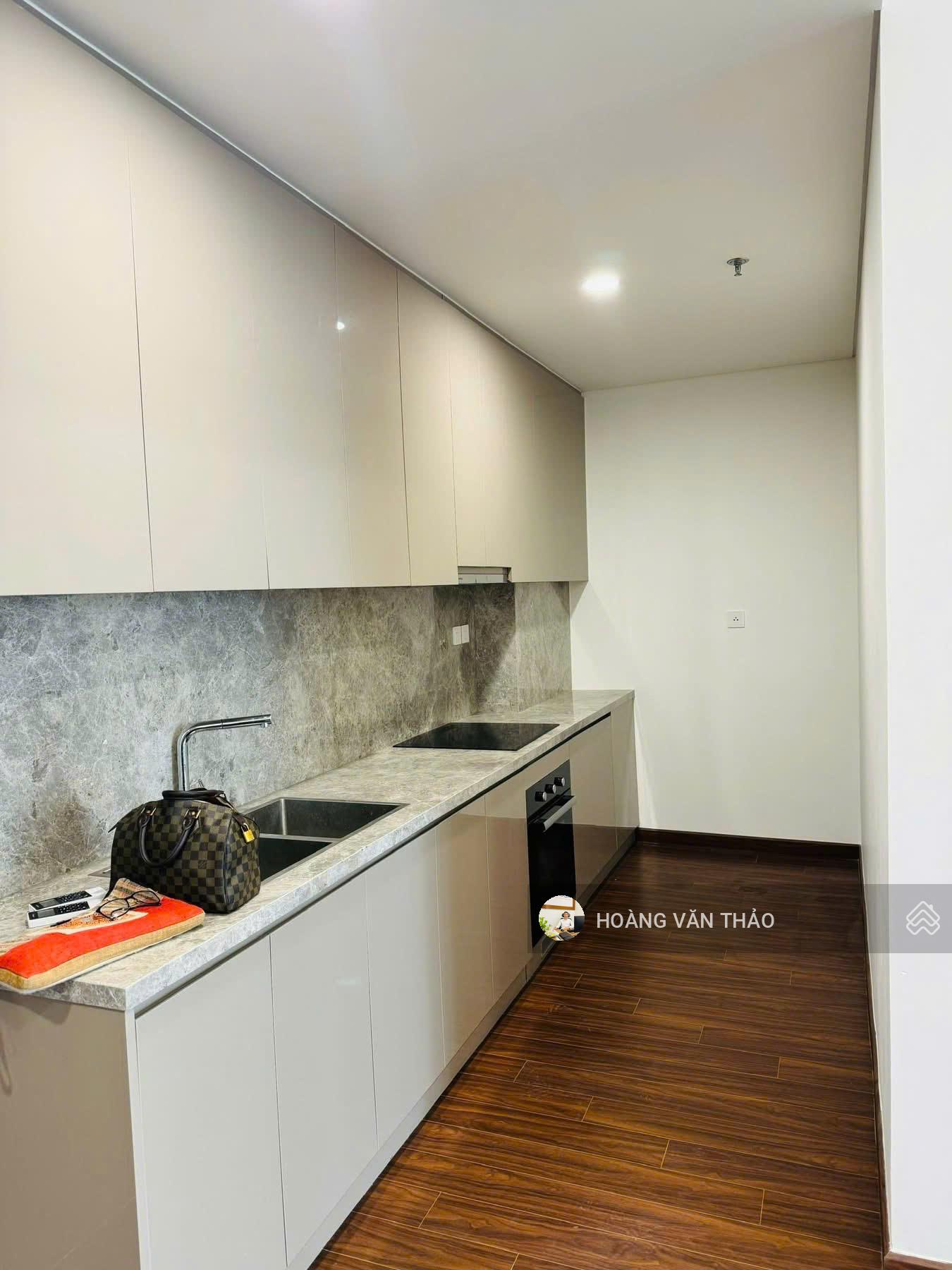 Cho thuê căn hộ 2PN 2WC đồ cơ bản tại Masteri Waterfront, chỉ với 9.5tr/tháng bao phí dịch vụ