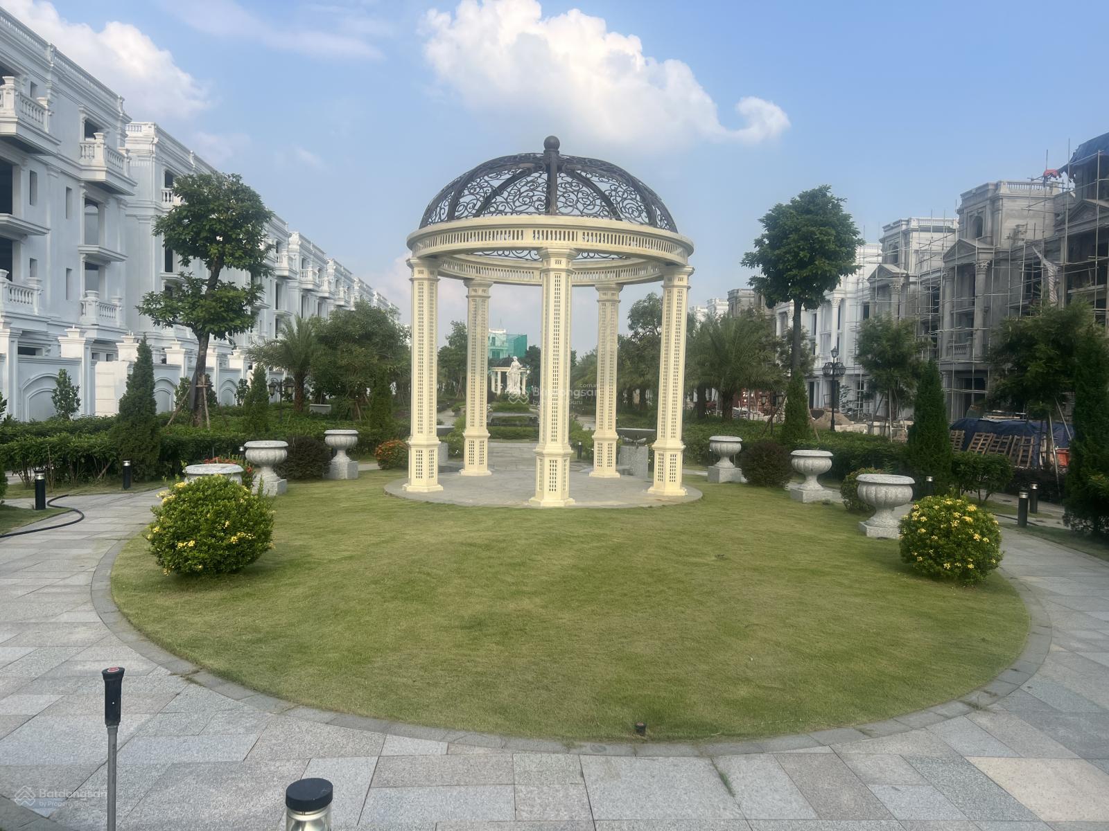 Chính chủ bán nhanh BT đơn lập Khai Son 340m2, đường 30m hướng Đông Nam, giá 300tr/m2