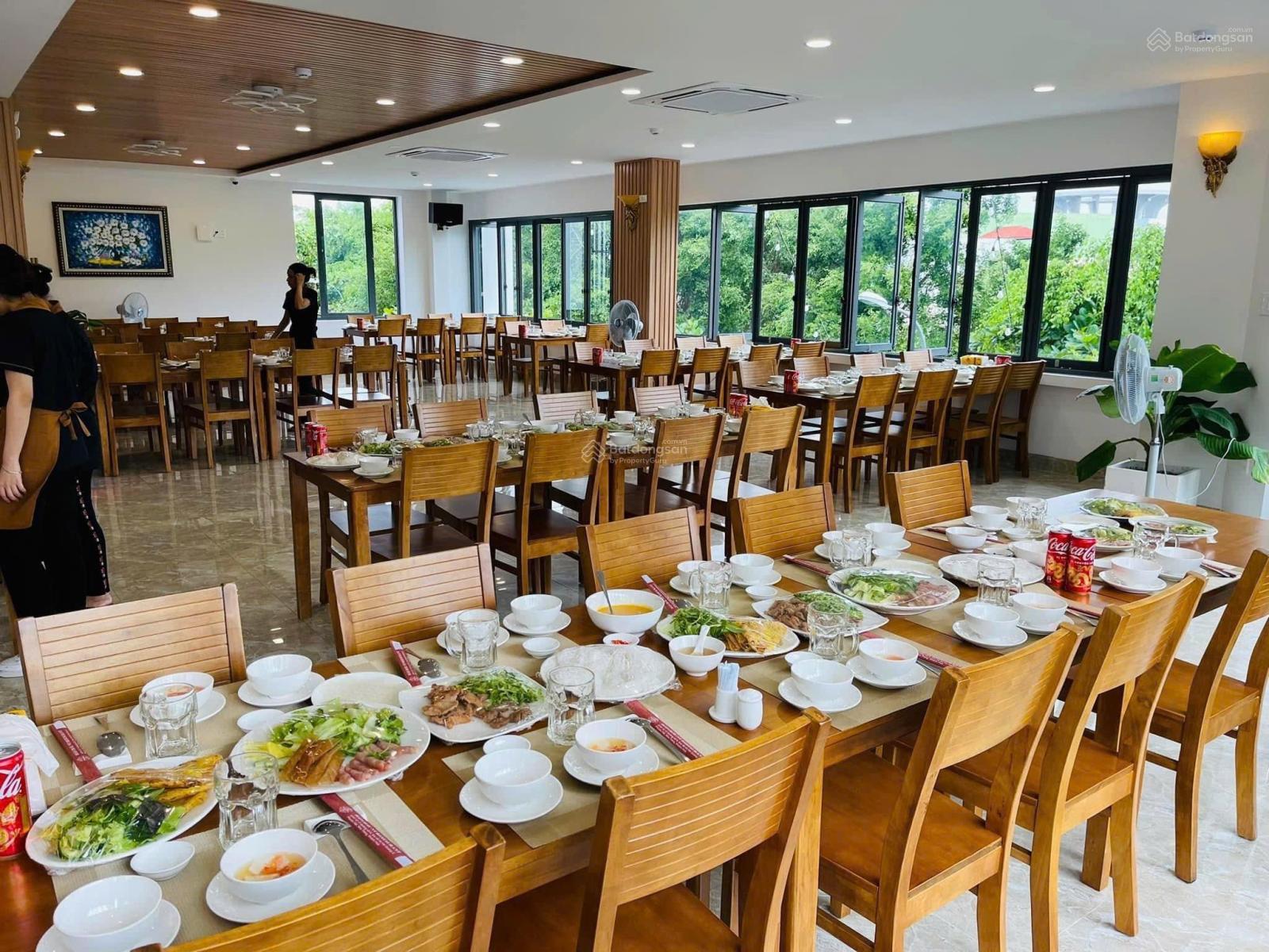 Cần cho thuê mặt bằng kinh doanh mô hình nhà hàng có sẵn trang thiết bị khu đô thị Hà Quang 2 Cần cho thuê mặt bằng kinh doanh mô hình nhà hàng có sẵn trang thiết bị khu đô thị Hà Quang 2