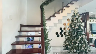 Bán căn hộ Penthouse Giai Việt, DT 315m2, 3PN, 4WC có nội thất, sổ hồng, giá 12.5 tỷ. LH 0933 888 ***