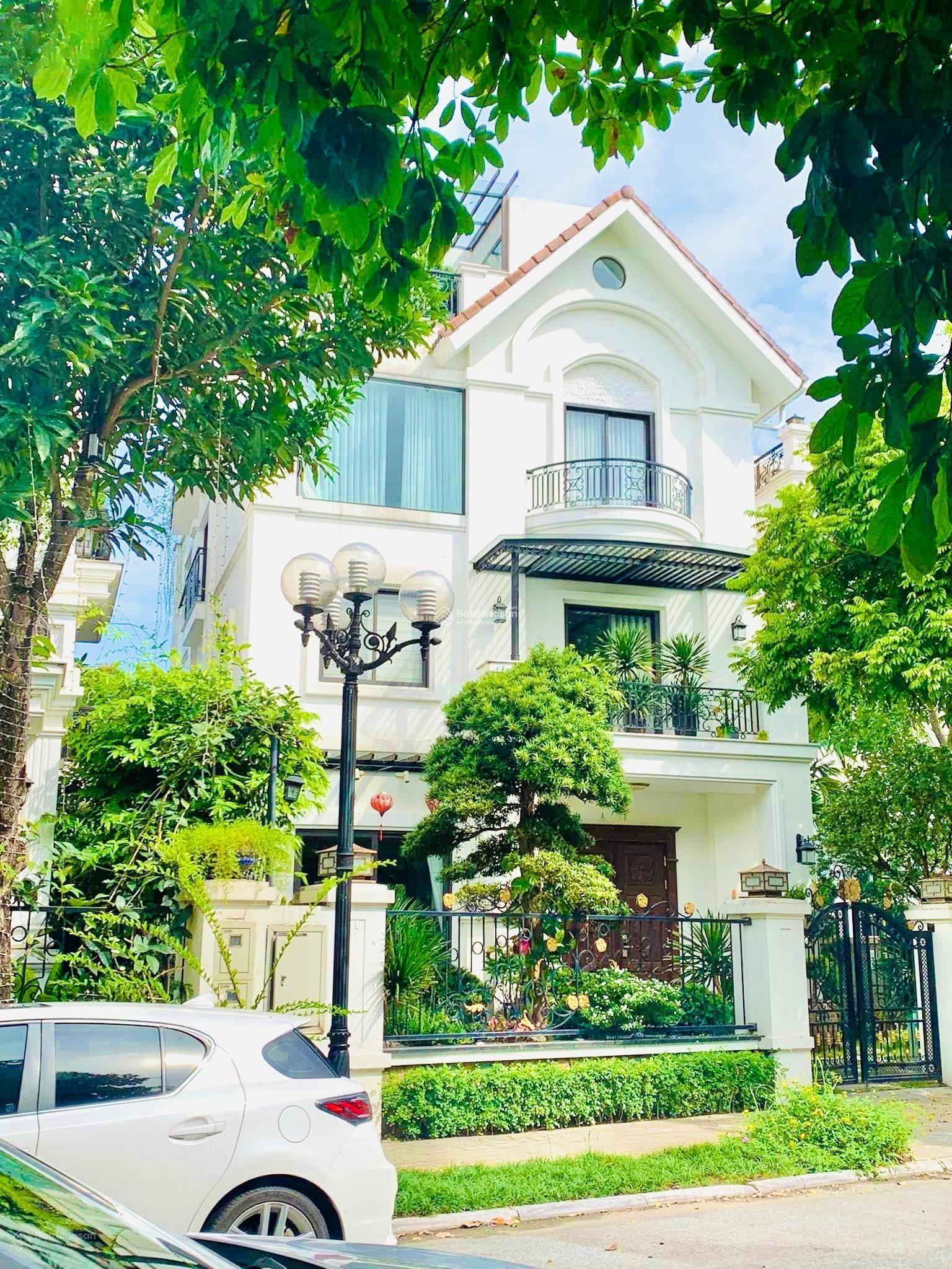 Cần Bán Căn Biệt Thự Siêu Đẹp Khi Bằng Lăng Vinhomes Riverside Diện Tích 346m2 giá 105,5 Tỷ