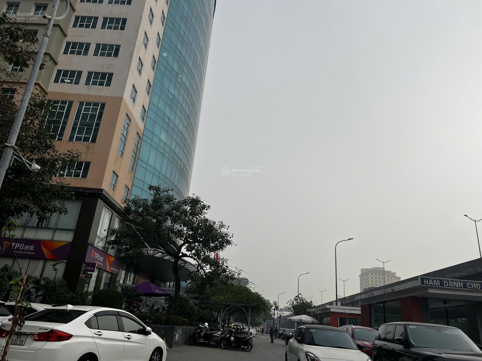 Cho thuê sàn văn phòng mặt phố Khuất Duy Tiến DT 645m2