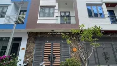 BÁN NHÀ MỚI KĐT ACC VĨNH HÒA CÁCH BIỂN CHỈ 200M - CHO THUÊ 15 - 20 TRỊU/THÁNG - NỘI THẤT CAO CẤP