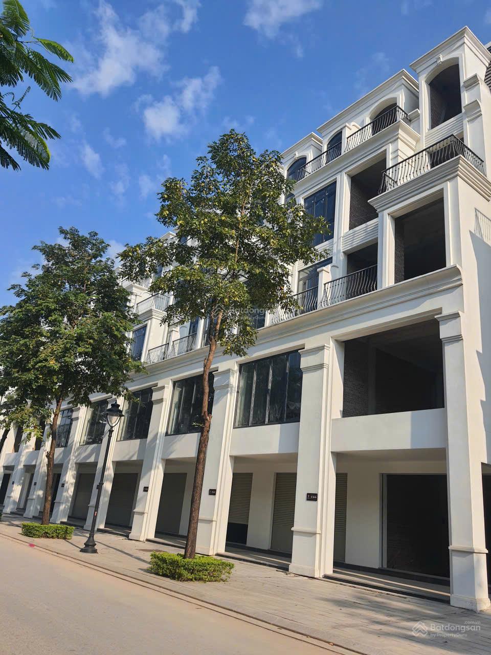 Bán liền kề hướng đông nam khu Anh Quốc dự án Hinode Royal Park. Dt 100m2 giá 17,3 tỷ. 0966 761 ***