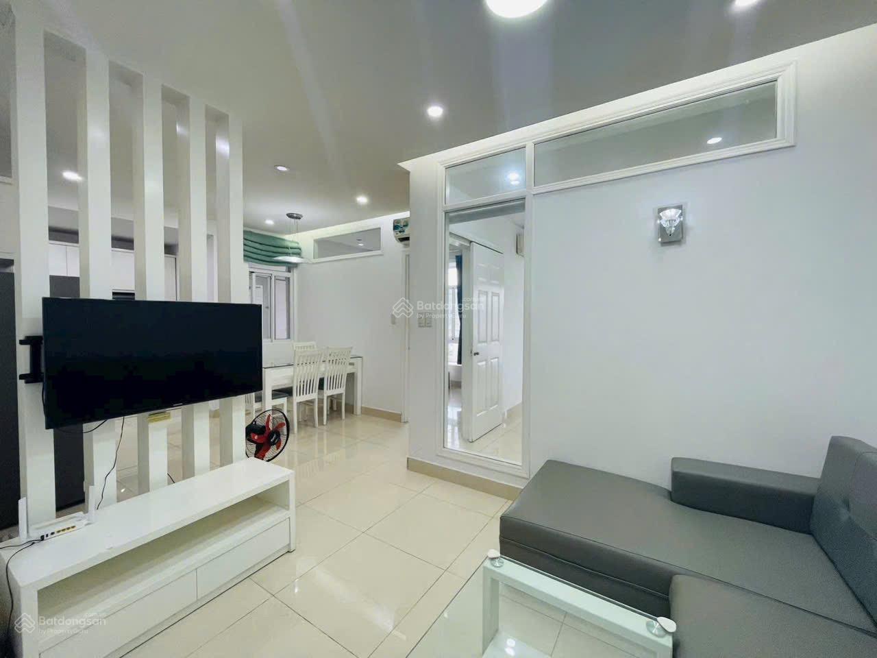 Cho thuê CC 2PN, 12 triệu VND, 70m2 tại Sky Garden 3, Q7, HCM - đẹp, nhiều tiện ích