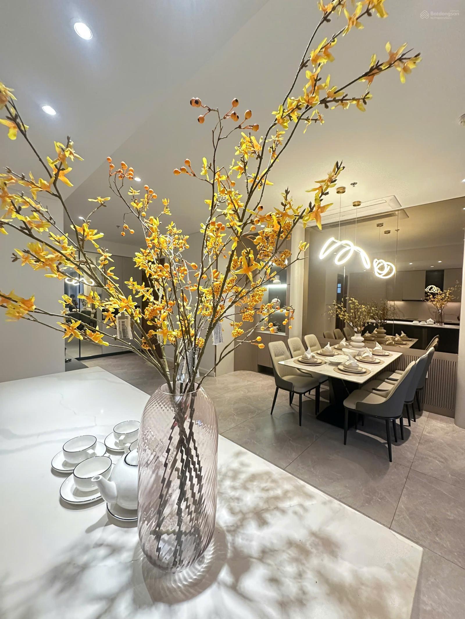 Căn hộ 3 phòng ngủ view sông 129m2, cao cấp hiện đại, giá 110 triệu gôm VAT, PQL. Crest Metropole Căn hộ 3 phòng ngủ view sông 129m2, cao cấp hiện đại, giá 110 triệu gôm VAT, PQL. Crest Metropole