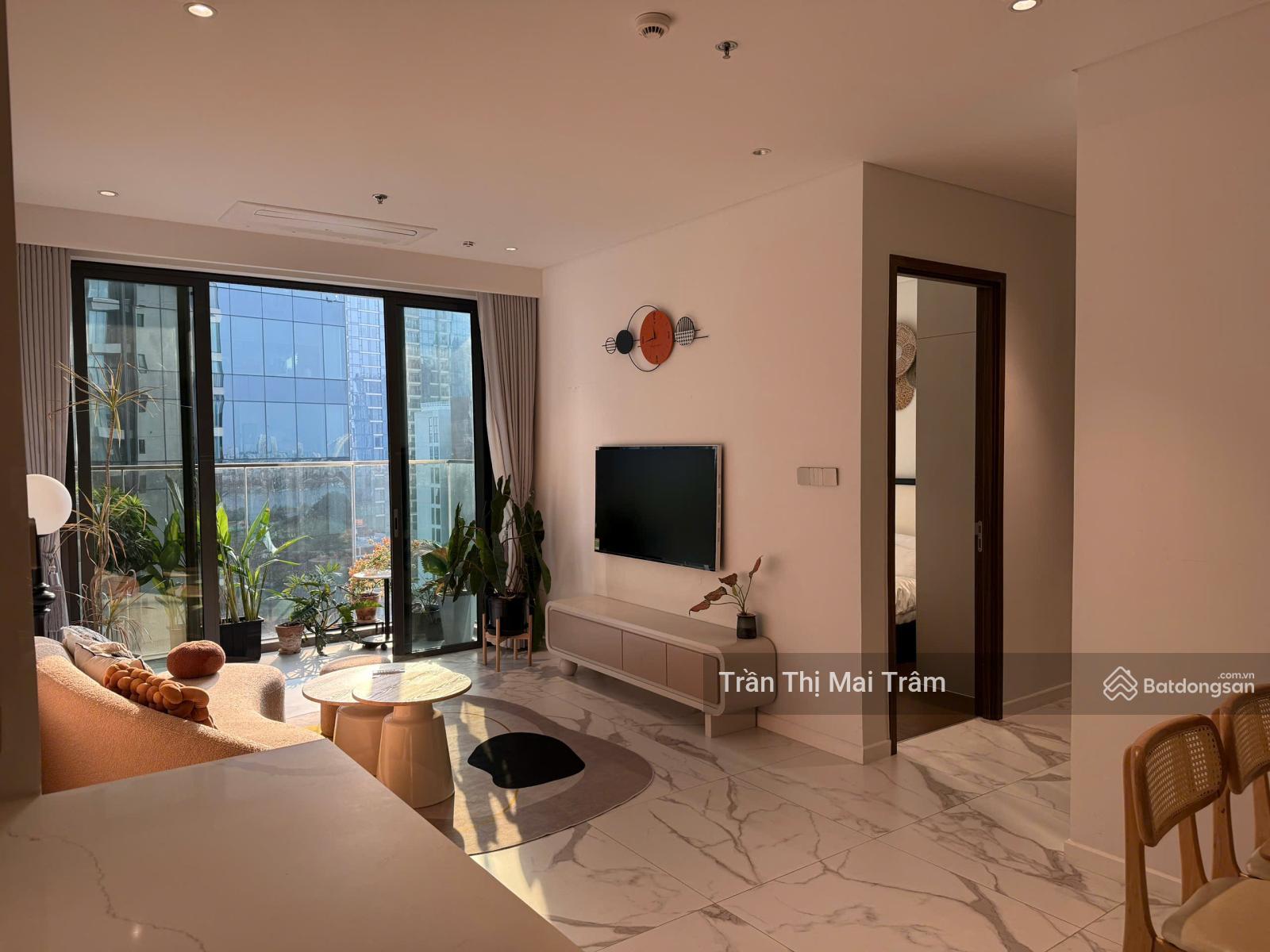 Nhà đẹp, trống sẵn nội thất cao cấp để ở 83m2, 2PN, 2WC ở The Crest Residence, chỉ 1620$