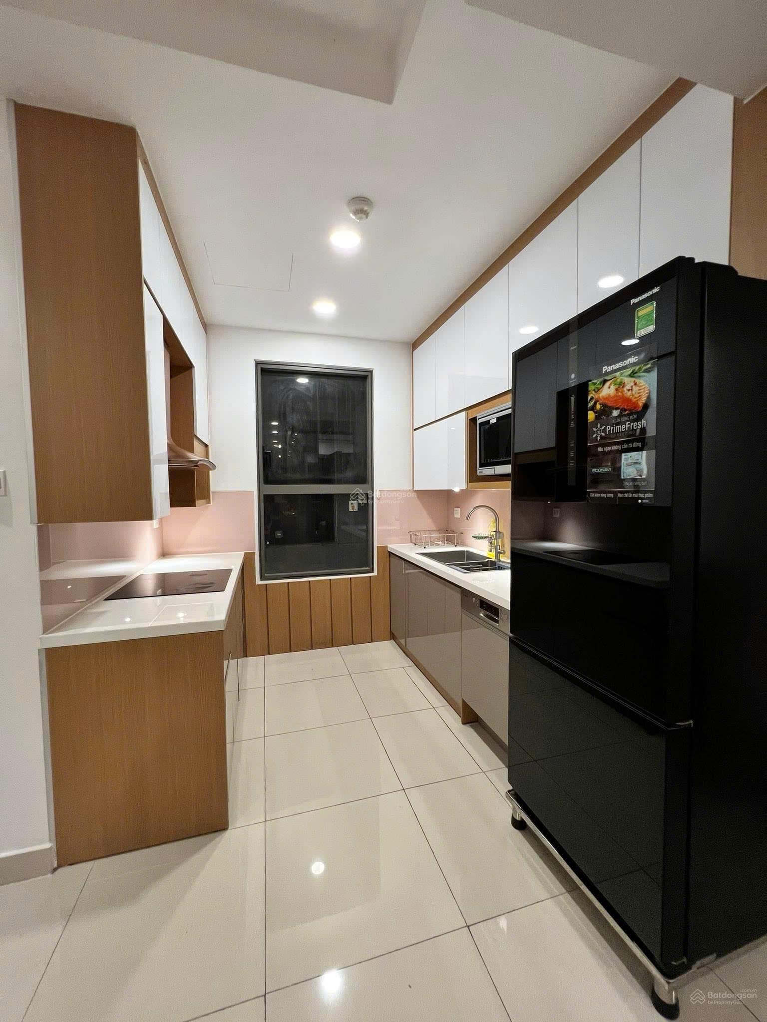 3 phòng ngủ view sông 96m2, tầng cao đón nắng sáng, nội thất đầy đủ, giá 25 triệu, The Sun Avenue 3 phòng ngủ view sông 96m2, tầng cao đón nắng sáng, nội thất đầy đủ, giá 25 triệu, The Sun Avenue