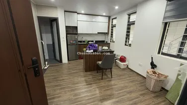 Cho thuê căn hộ full đồ, thang máy bếp khách riêng biệt, nhận nhà ngay. LH 0913 034 ***