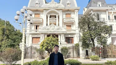 Em Tuấn Anh bán biệt thự song lập 5 tầng hướng Đông Bắc giá chỉ hơn 100 triệu/m2.