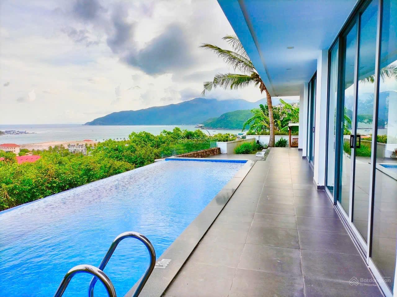 Bán căn biệt thự siêu đẹp view ôm trọn vịnh biển Nha Trang