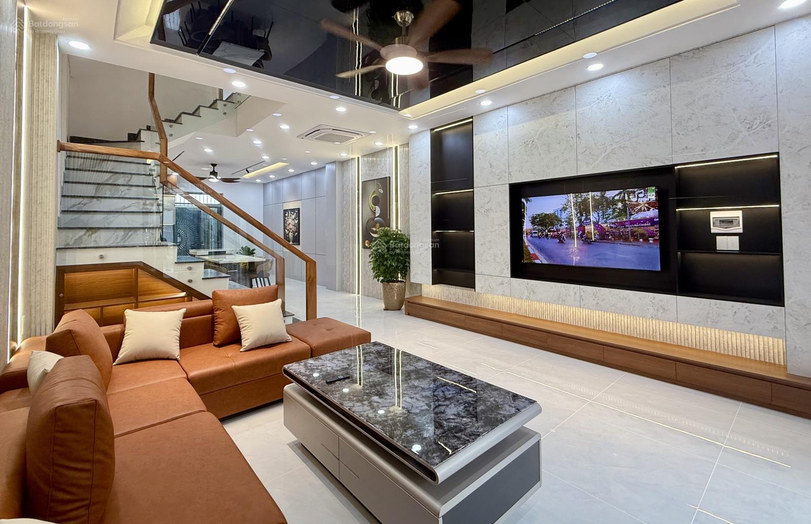 Nhà 3.5 tầng , xây mới full nội thất xịn xò , vị trí gần đại lộ Võ Nguyên Giáp