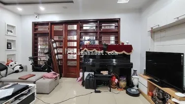 Bán nhà riêng tại Nguyễn Văn Cừ.Khu phân lô,dân trí cao,yên tĩnh.Có tài sản trên đất.Giá tốt