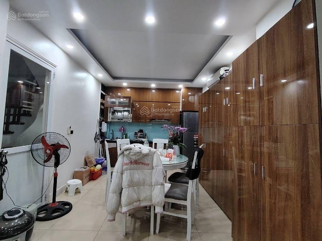 Bán nhà riêng tại Nguyễn Văn Cừ.Khu phân lô,dân trí cao,yên tĩnh.Có tài sản trên đất.Giá tốt