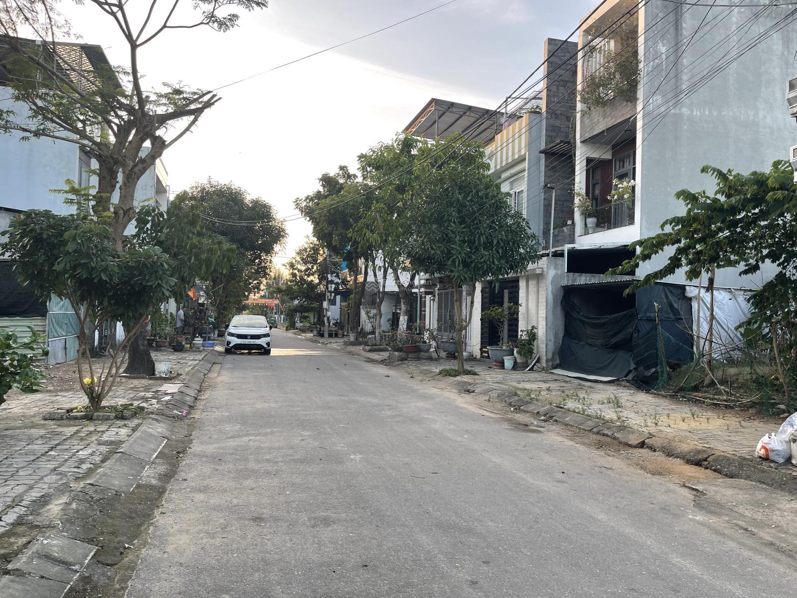 Vị trí lô đất song song Võ Chí Công, gần Trần Đại Nghĩa, sát Đông Trà - FPT