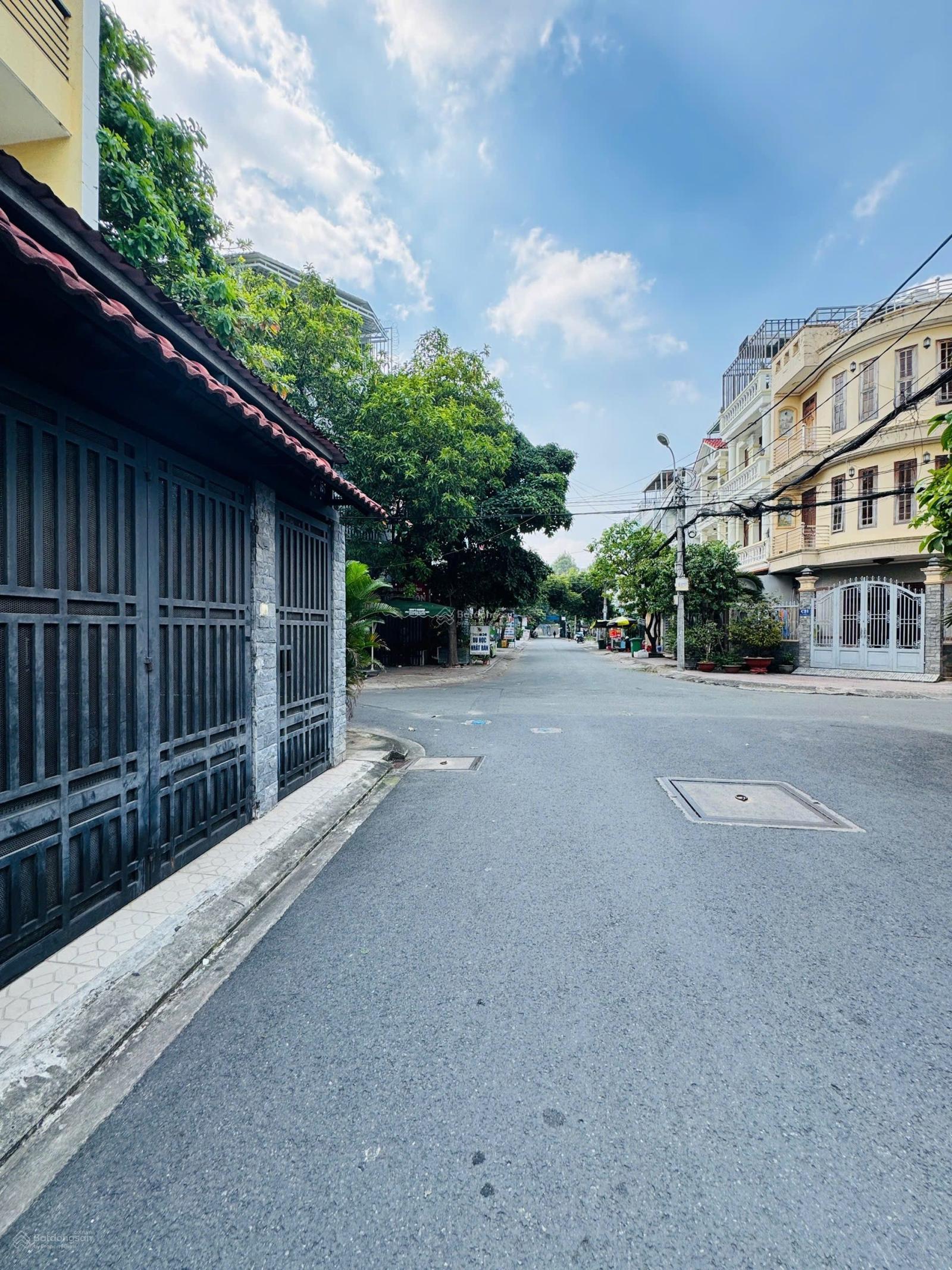 Nhà Góc 2 Mặt Tiền Đường 12m Nhánh Tô Ký, P.Trung Mỹ Tây, 6mx18m, 1 Trệt 3 Lầu. Giá : 10.550 Tỷ