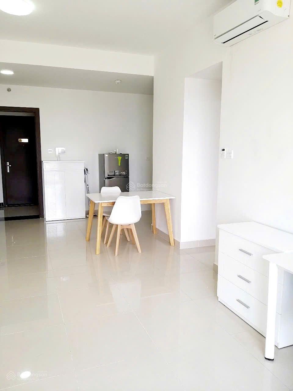 Cho thuê 1 phòng ngủ 51m2 tầng cao view sông cực chill, full nội thất, giá 15 triệu, The Sun Avenue