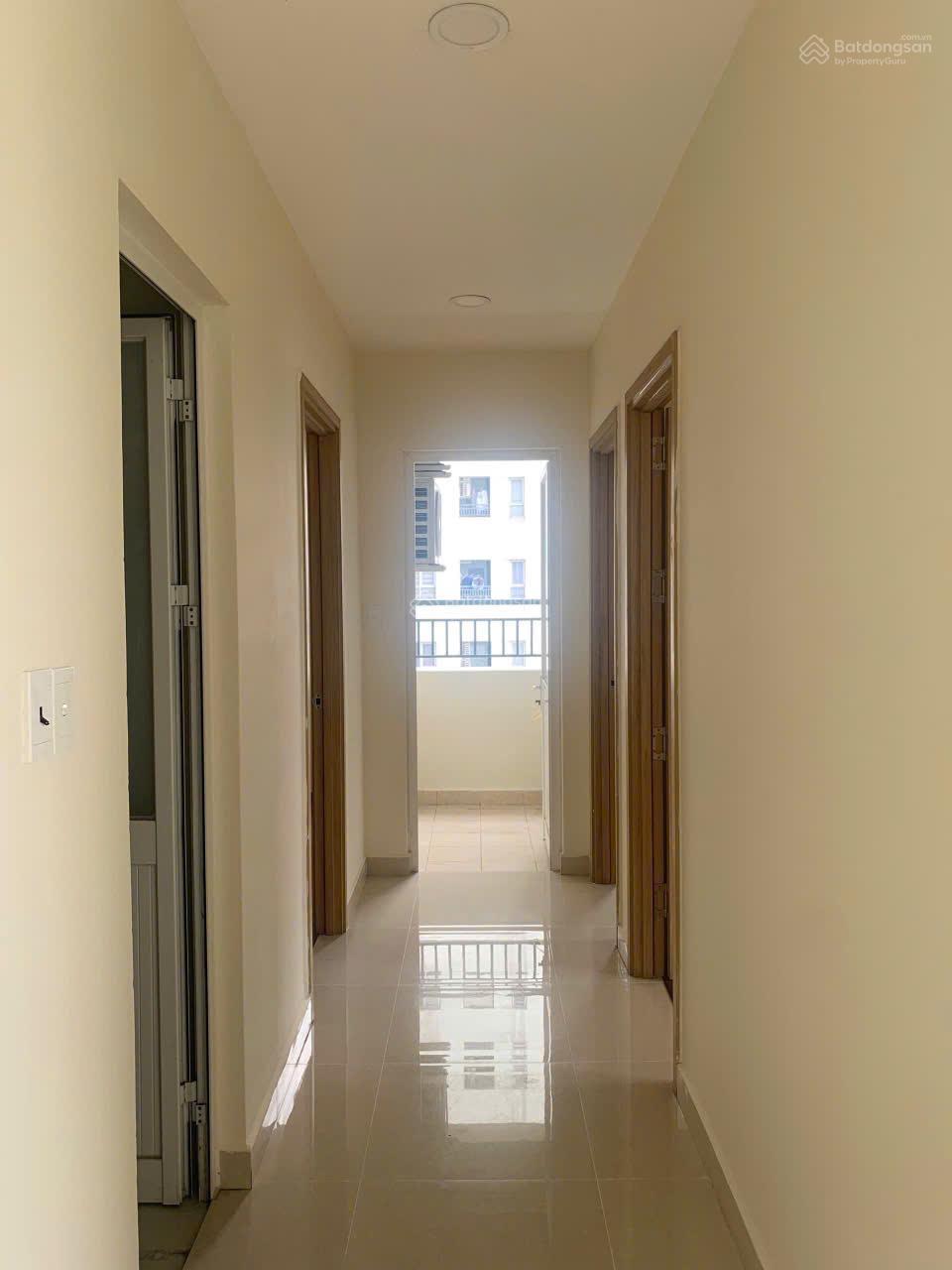 Chính chủ cần bán căn góc 3 Phòng ngủ; Nhà mới 90%. Giá bán 2,990 tỷ. LH Hương Xem ạ: 0909 086 ***