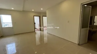 Cho thuê Căn 3 Phòng ngủ Nhà trống k có nội thất. Giá thuê chỉ 8 triệu. LH : 0909 086 *** Hương