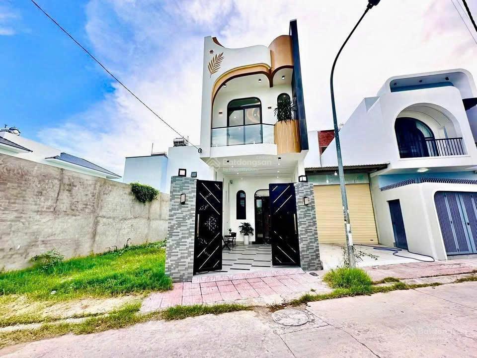 Giảm sốc 300 triệu bán gấp nhà mới 100% trung tâm P. Tân Triều sát chợ Thạnh Phú