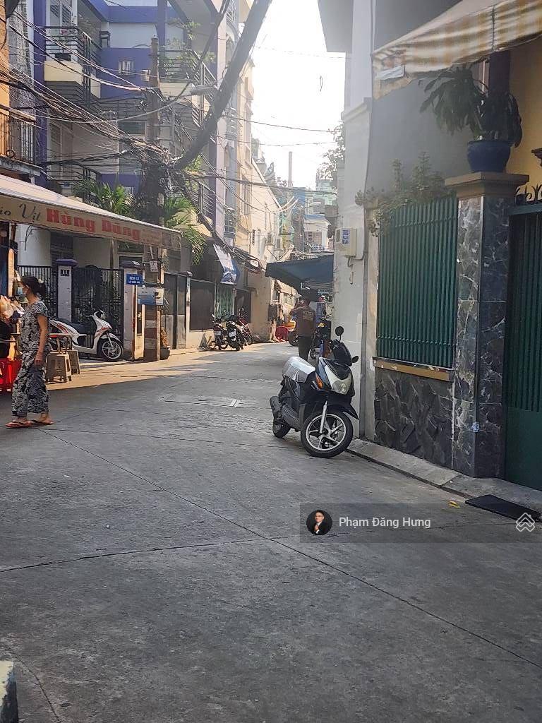 Bán gấp giảm 1.5 tỷ, còn 9.3 tỷ, nhà Phú Nhuận hẻm oto, ra MT Phan Đình Phùng 50m, 4,4x11m, 4 tầng