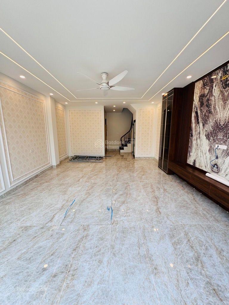 Phúc Lợi Long Biên, DT 54m2 x 6 tầng, thang máy, tặng full nội thất mà giá nhỉnh 8 tỷ