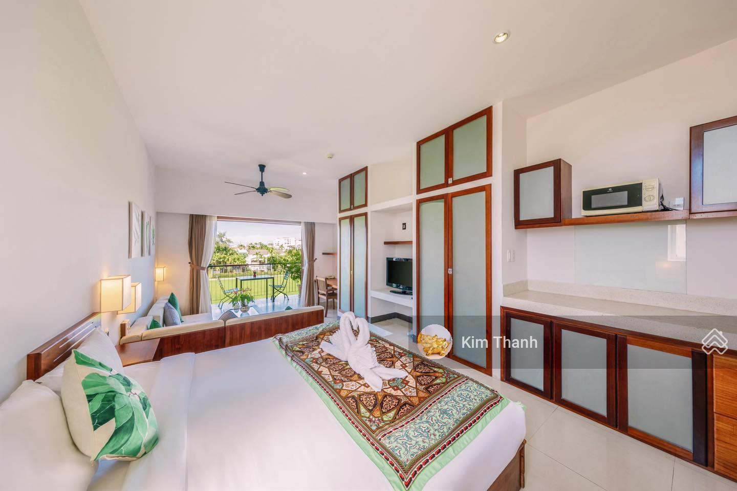 Khách sạn 4 tầng đường Lý Thái Tổ, view cánh đồng, thang máy và hồ bơi 25 tỷ