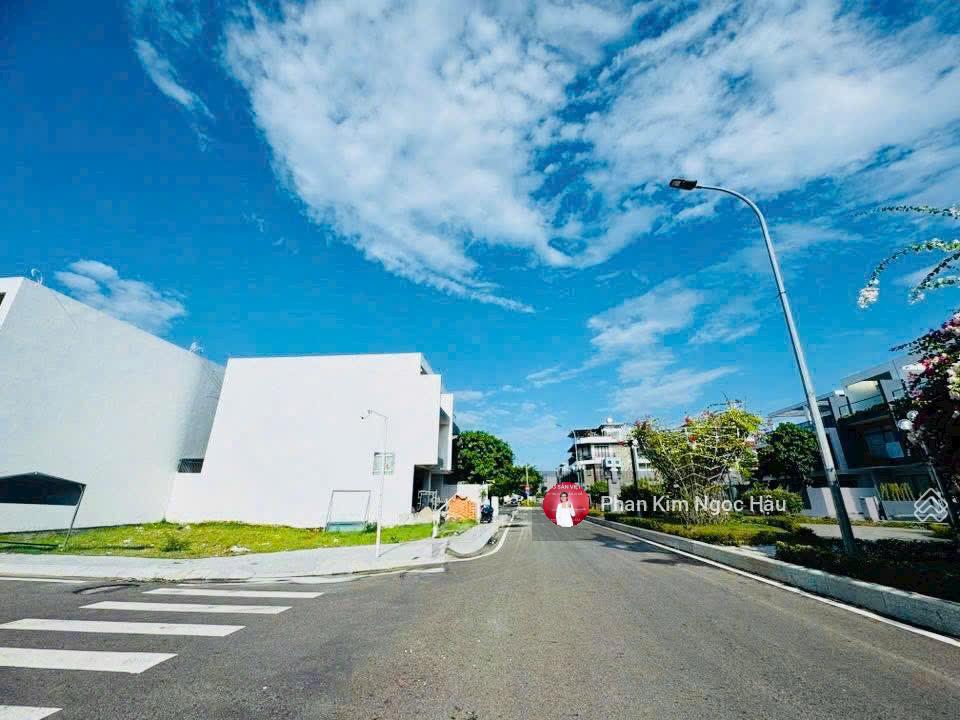 Bán lô góc biệt thự đơn lập đối diện công viên Hoa giấy, khu đô thị Mỹ Gia Gói 8 Nha Trang