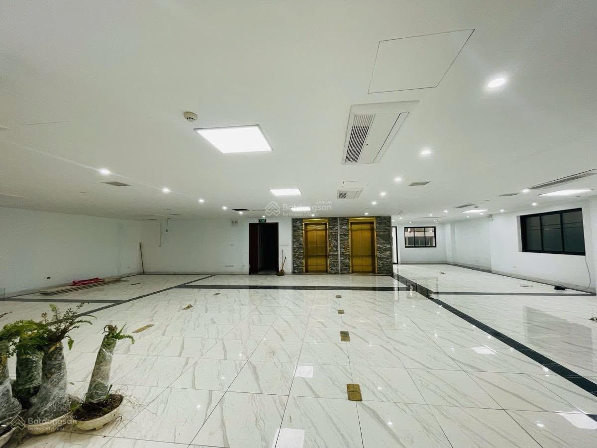 Bán nhà trung tâm Tây Hồ - Tòa văn phòng - Ôtô - 291m2 x 8tầng giá 150 tỷ - Doanh thu 2.5 tỷ/năm