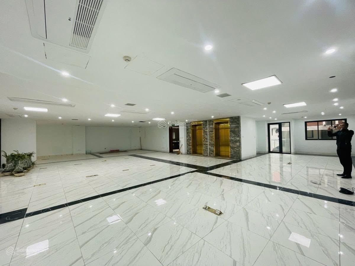 Bán nhà trung tâm Tây Hồ - Tòa văn phòng - Ôtô - 291m2 x 8tầng giá 150 tỷ - Doanh thu 2.5 tỷ/năm